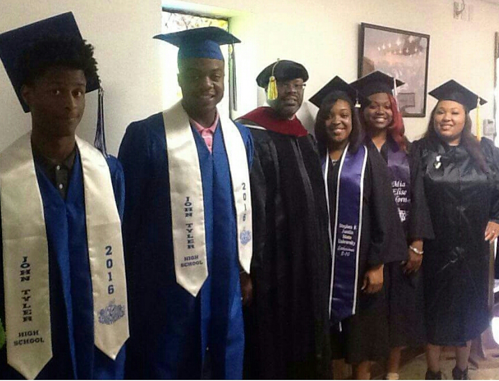 All Graduates Pictures with Dr.Jerard 

Mosley,Pastor North Star Bsptist Church
